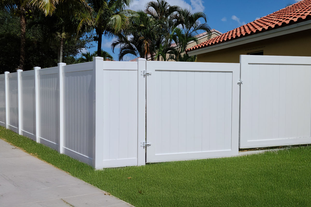 Vinyl (PVC) Fence Installation – Durable, Low-Maintenance Fencing Built to Last